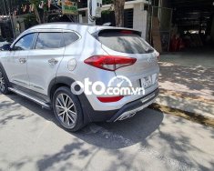 Hyundai Tucson 2015 - Cần bán gấp Hyundai Tucson năm sản xuất 2015, màu bạc, xe nhập giá 650 triệu tại Quảng Ngãi