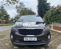 Kia Sedona 2017 - Cần bán lại xe Kia Sedona sản xuất năm 2017, màu nâu giá cạnh tranh giá 710 triệu tại Hải Dương