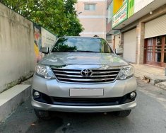 Toyota Fortuner V 2012 - Bán Toyota Fortuner 2.7V 2012, màu bạc, xe nhập chính chủ giá 498 triệu tại Tp.HCM