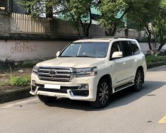 Toyota Land Cruiser 5.7 V8 2012 - Cần bán xe Toyota Land Cruiser 5.7 V8 trắng nội thất kem, năm 2012 full option giá 2 tỷ 750 tr tại Hà Nội