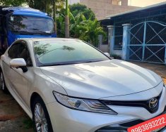 Toyota Camry AT 2021 - Cần bán gấp Toyota Camry AT sản xuất 2021, màu trắng giá 1 tỷ 245 tr tại Thái Bình