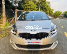 Kia Rondo   2.0 GAT 2015 - Cần bán gấp Kia Rondo 2.0 GAT năm 2015, màu bạc còn mới giá 428 triệu tại Long An