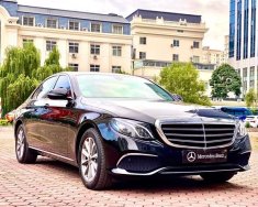 Cần bán gấp Mercedes E200 AT sản xuất năm 2019, màu đen giá 1 tỷ 790 tr tại Hà Nội