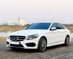 Cần bán gấp Mercedes C300 AMG sản xuất 2017, màu trắng giá 1 tỷ 350 tr tại Hà Nội