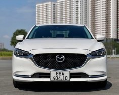 Cần bán gấp Mazda 6 2.5 Premium sản xuất năm 2020, màu trắng, đẹp xuất sắc, không lỗi nhỏ giá 910 triệu tại Hà Nội
