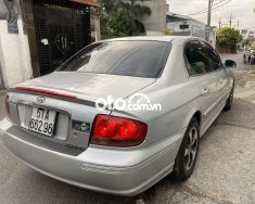 Hyundai Sonata 2.0 MT 2003 - Cần bán lại xe Hyundai Sonata 2.0 MT năm 2003, màu bạc, nhập khẩu giá 135 triệu tại Tp.HCM