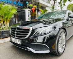 Mercedes-Benz E200 2.0L 2019 - Cần bán Mercedes E200 2.0L sản xuất năm 2019, màu đen giá 1 tỷ 790 tr tại Nghệ An
