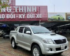 Toyota Hilux 2013 - Bán Toyota Hilux 2.5E MT sản xuất năm 2013, màu bạc, 420 triệu giá 420 triệu tại Hải Dương