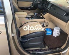 Kia Sedona 2016 - Cần bán xe Kia Sedona sản xuất 2016, màu bạc giá 710 triệu tại Bình Phước