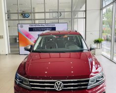Cần bán Volkswagen Tiguan Elegance 2022 Màu đỏ , tặng phí trước bạ , tiền mặt và phụ kiện giá 1 tỷ 699 tr tại Tp.HCM