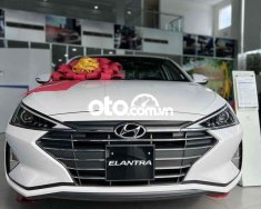 Hyundai Elantra 2022 - Bán Hyundai Elantra năm 2022, màu trắng giá 580 triệu tại Bến Tre