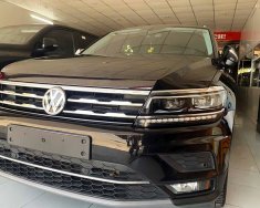 Volkswagen Tiguan 2017 - Màu đen, nhập khẩu giá 1 tỷ 150 tr tại TT - Huế