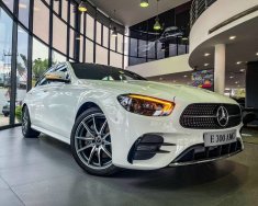 Mercedes-Benz E300 2022 - Chỉ 708 triệu nhận xe ngay giá 2 tỷ 50 tr tại Đà Nẵng
