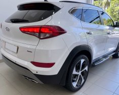 Hyundai Tucson 2018 - Màu trắng, xe gia đình giá 835 triệu tại Khánh Hòa