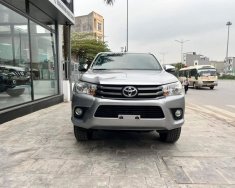 Toyota Hilux 2017 - Bán xe màu bạc giá 585 triệu tại Quảng Bình