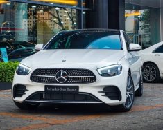 Mercedes-Benz E300 2022 - Màu trắng nhẹ nhàng lướt phố, click ngay để nhận ưu đãi khủng giá 3 tỷ 129 tr tại Bình Dương