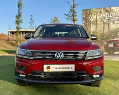 Volkswagen Tiguan 2022 - Volkswagen Tiguan Luxury S 2022 màu Đỏ - Giao ngay, khuyến mãi tháng 11: 50% phí trước bạ và quà tặng giá 1 tỷ 929 tr tại Tp.HCM
