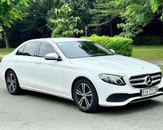 Mercedes-Benz E180 2020 - Độc nhất - Trắng, nội thất nâu nguyên bản hãng - Siêu lướt - Bao check hãng giá 1 tỷ 659 tr tại Bình Dương
