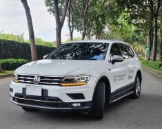 Volkswagen Tiguan 2022 - Cần bán lại xe demo, xe mới, đã trang bị thêm nhiều phụ kiện, tặng gia hạn bảo hành 2 năm, giá tốt giá 1 tỷ 499 tr tại Tp.HCM
