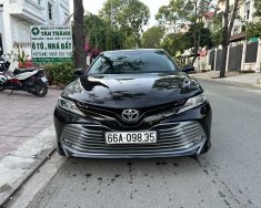 Toyota Camry 2019 - Nhập Thái, odo chuẩn 48.000 km(bao test hãng). Xe gia đình một chủ mua mới từ đầu, vỏ theo xe giá 830 triệu tại Tp.HCM