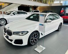 BMW 520i 2023 - Xe giao ngay, ưu đãi tiền mặt hấp dẫn đầu năm mới, tặng kèm bộ quà tặng phụ kiện full theo xe giá 2 tỷ 639 tr tại Nghệ An