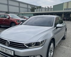 Volkswagen Passat 2021 - Gia đình ít đi đến nên cần bán xe ôtô 5 chỗ, chạy lướt, xe mới Cavet đăng ký lần đầu 15/12/2021 giá 1 tỷ 100 tr tại Tp.HCM