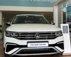 Volkswagen Tiguan 2022 - Bán Tiguan Volkswagen Facelift bản cao cấp model mới 2023 nội thất đen giá tốt giá 1 tỷ 999 tr tại Tp.HCM