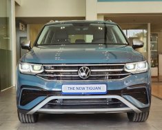 Volkswagen Tiguan 2023 - Trẻ trung, xe nhập khẩu Mỹ, màu xanh cực đẹp, ưu đãi lên đến hàng trăm triệu tiền mặt, giao ngay tận nhà cho khách giá 1 tỷ 799 tr tại Tp.HCM