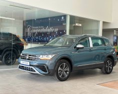 Volkswagen Tiguan Facelift  2023 - Trẻ trung, xe nhập khẩu Mỹ, màu xanh cực đẹp, ưu đãi lên đến hàng trăm triệu tiền mặt, giao ngay tận nhà cho khách giá 1 tỷ 499 tr tại Tp.HCM
