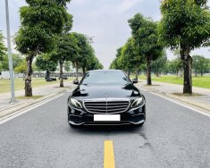Mercedes-Benz E200 E 2017 - Cần bán Mercedes E 2017, màu đen giá 1 tỷ 50 tr tại Hà Nội