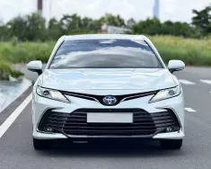 Toyota Camry 2.5 HV 2023 - Cần bán Toyota Camry 2.5 HV 2023, màu trắng, nhâp khẩu, chạy siêu lướt  giá 1 tỷ 350 tr tại Hà Nội