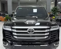 Toyota Land Cruiser LC300 2024 - Land Cruiser LC300 sản xuất 2024, lăn bánh hơn 1 vạn Km, mới 99%. Full Trung Đông giá 5 tỷ 550 tr tại Hà Nội