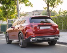 Mercedes-Benz GLC 300 2023 - Bán ô tô Mercedes 2023, màu đỏ nội thất đen màu cực kì hiếm giá 2 tỷ 350 tr tại Hà Nội