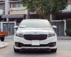 Kia Sedona 2016 - Sedona sản xuất 2016, màu trắng sang trọng đang tìm chủ nhân mới. giá 555 triệu tại Tp.HCM