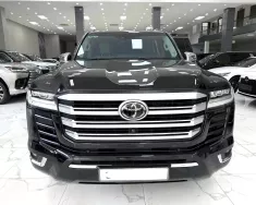 Toyota Land Cruiser LC300 2024 - Bán Land Cruiser LC300 sản xuất 2024, lên full bodykit Trung Đông. giá 5 tỷ 80 tr tại Hà Nội