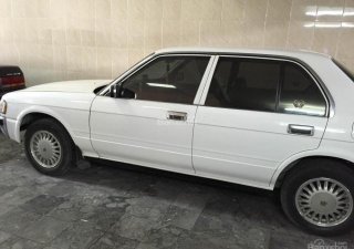 Toyota Crown 1999 - Cần bán gấp Toyota Crown đời 1999, màu trắng, xe nhập