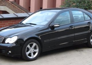Mercedes-Benz C 200 Kompressor  MT 2003 - Bán ô tô Mercedes C200 Kompressor  MT đời 2003, màu đen, xe nhập còn mới, giá tốt