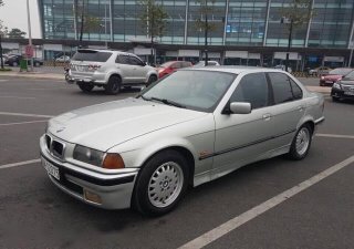 BMW 3 Series  320i  1998 - Bán BMW 3 Series 320i sản xuất 1998, màu bạc 