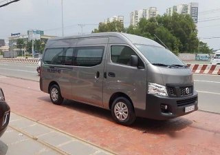 Nissan Urvan 350 MT 2017 - Cần bán Nissan Urvan 350 MT đời 2017, màu xám