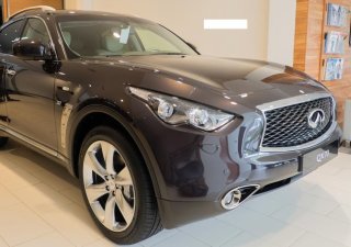 Infiniti QX70 2017 - Bán xe Infiniti QX70 sản xuất 2017, màu đen nhập khẩu nguyên chiếc