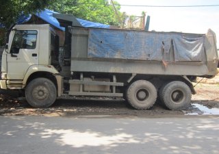 Howo Xe ben 2011 - Bán Howo xe ben năm 2011, màu trắng, nhập khẩu nguyên chiếc