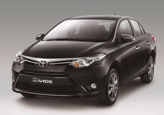 Toyota Vios J 2014 - Cần bán gấp Toyota Vios J đời 2014, màu đen xe gia đình, giá chỉ 420 triệu