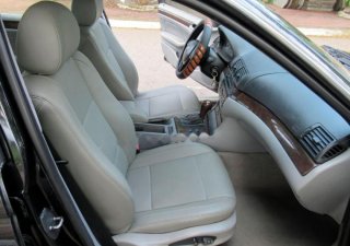 BMW 325i 2002 - Bán BMW 325i 2002, màu đen số tự động, 235 triệu