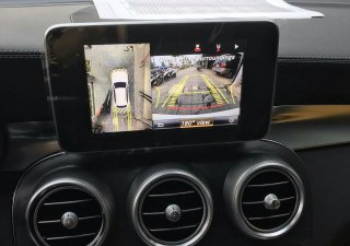 Mercedes-Benz Smart   300 4 Matic 2017 - Cần bán GLC 300 mới 100%, giá tốt