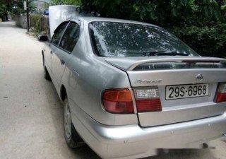 Nissan Primera  MT 1998 - Bán xe cũ Nissan Primera MT đời 1998, màu bạc chính chủ, giá tốt