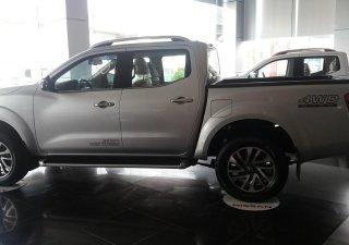 Nissan Navara VL 2017 - Bán xe Nissan Navara VL 2018 màu xanh nhập khẩu nguyên chiếc, giảm 5 triệu, giao ngay từ ngày 01-30/8/2017