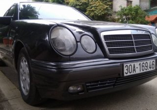 Mercedes-Benz E230  2.3 MT  1995 - Bán Mercedes E230 2.3 MT sản xuất 1995, màu đen