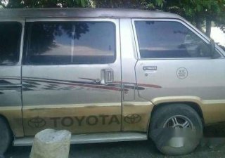 Toyota Van  MT 1986 - Bán ô tô Toyota Van MT đời 1986, màu bạc đã đi 500000 km