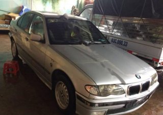 BMW 3 Series 320i 1998 - Cần bán xe BMW 3 Series 320i đời 1998, màu bạc, xe nhập, 220tr