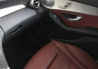 Mercedes-Benz C class C300 AMG 2016 - Cần bán lại xe Mercedes C300 AMG đời 2016, màu trắng